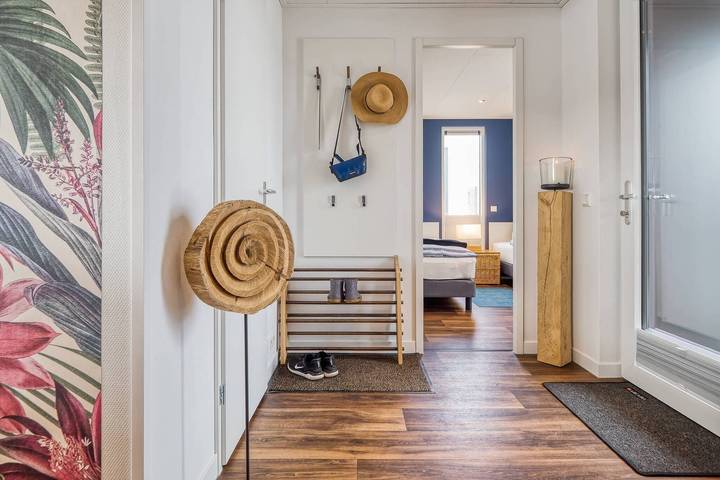 Hausboot für 6 Personen, mit Seeblick und Terrasse in Ribnitz-Damgarten - 2