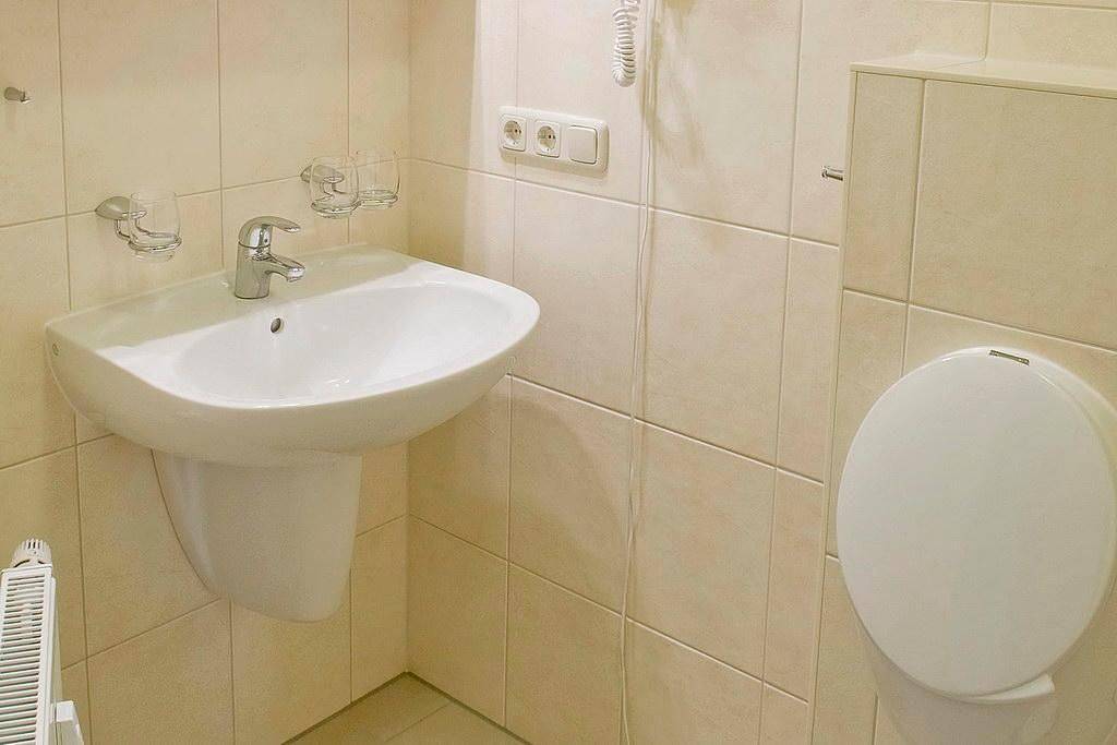 Entire apartment, Tolle, strandnahe Penthouse-Ferienwohnung am Yachthafen mit Balkon und Meerblick in Kühlungsborn, Baltic sea of Mecklenburg