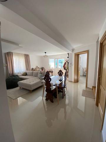 Gîte pour 14 personnes, avec terrasse et vue dans Poiana Brasov - Brasov