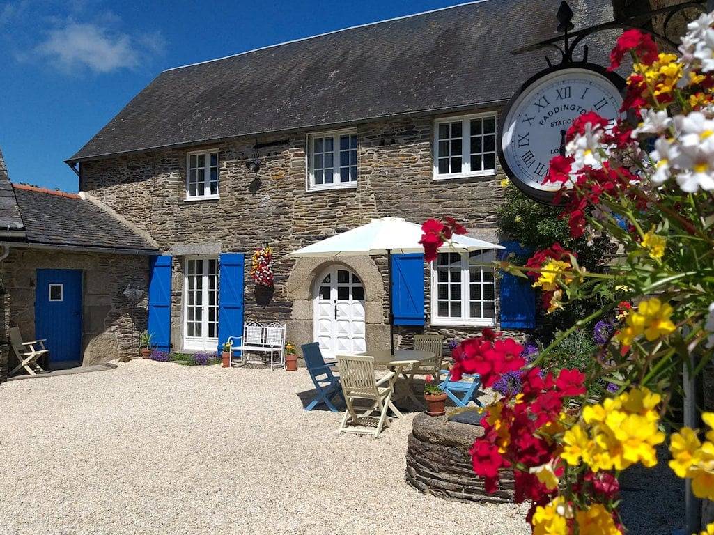 Le parfum des fleurs - Lilas in Plussulien, Cotes-d'Armor