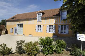 Cottage pour 4 personnes, avec jardin à Clérey