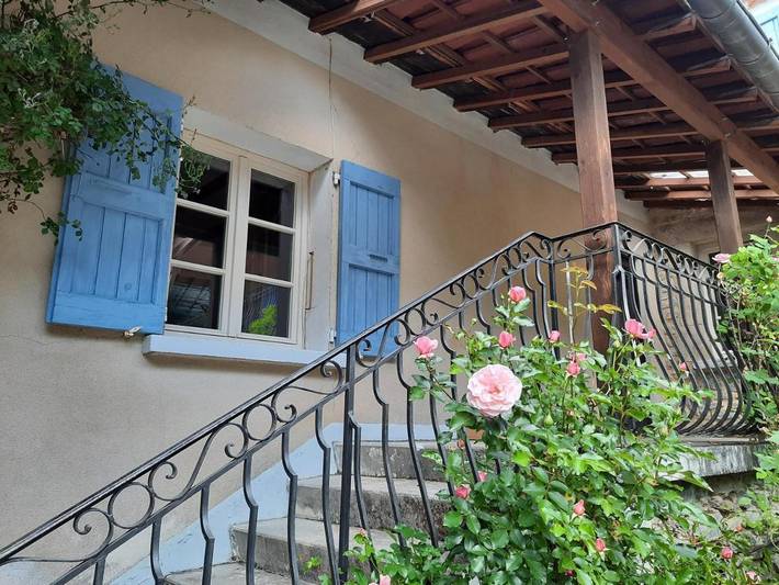 Location de vacances pour 6 personnes, avec vue et jardin, animaux acceptés à Montjay - 2