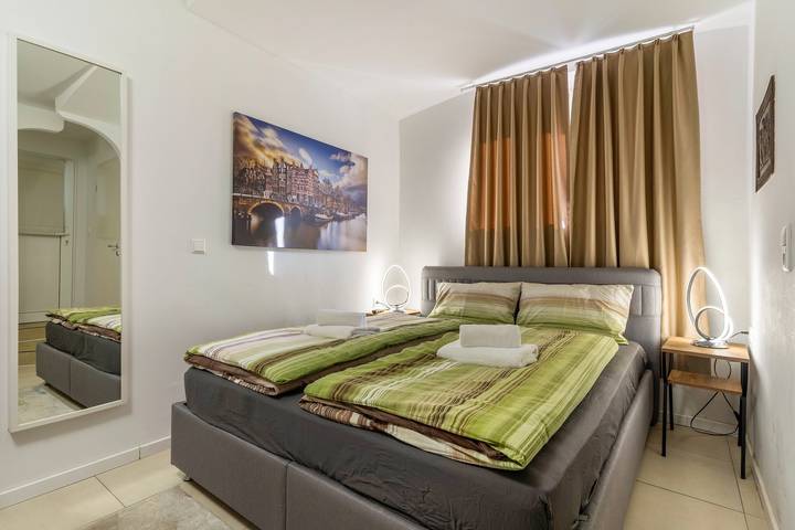 Appartement entier, Appartement 3, 16 m² avec terrasse commune et Wi-Fi in Europa-Park, Rheinhausen