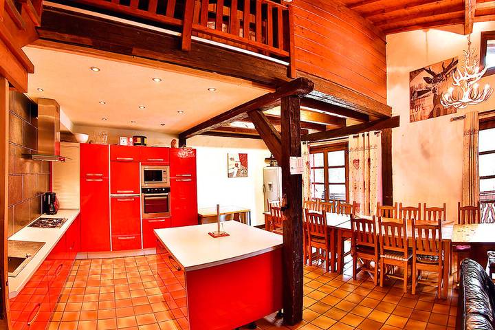 Chalet pour 15 personnes, avec vue ainsi que sauna et balcon, animaux acceptés à Morzine - 4