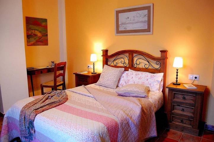 Casa rural para 14 personas, con jardín y vistas en La Jacetania