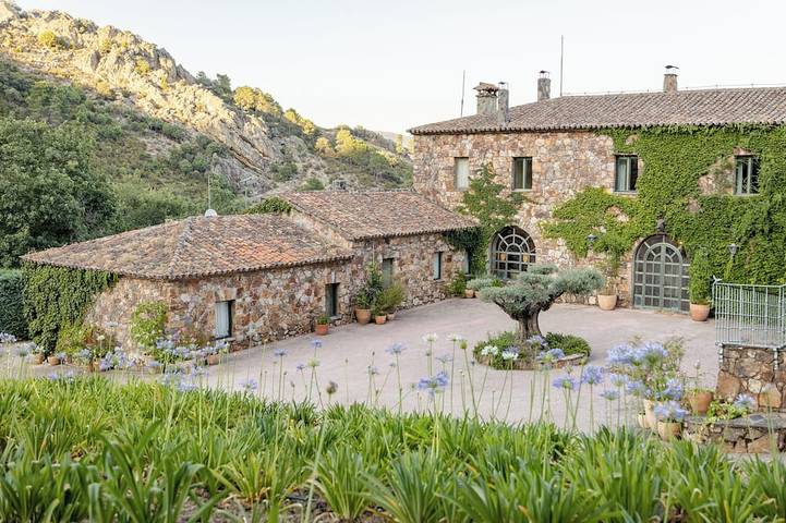 Rural House with a Pool in Cabañeros in Hontanar, Nationalpark Cabañeros