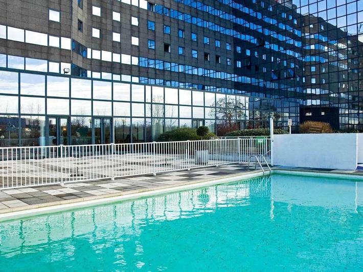 Hôtel pour 2 personnes, avec terrasse et piscine, animaux acceptés à Noisy-le-Grand