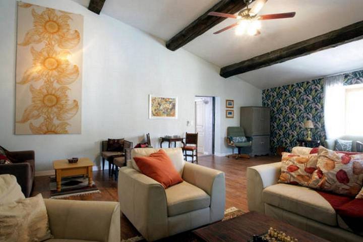 Gîte pour 8 personnes, avec jardin et vue, adapté aux familles à Montolieu - 3