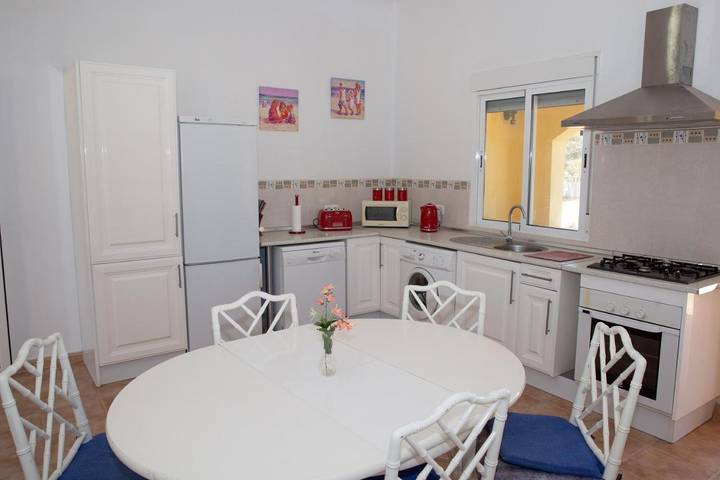 Casa rural para 9 personas, con vistas y piscina para niños además de piscina y jardín en Turre - 4