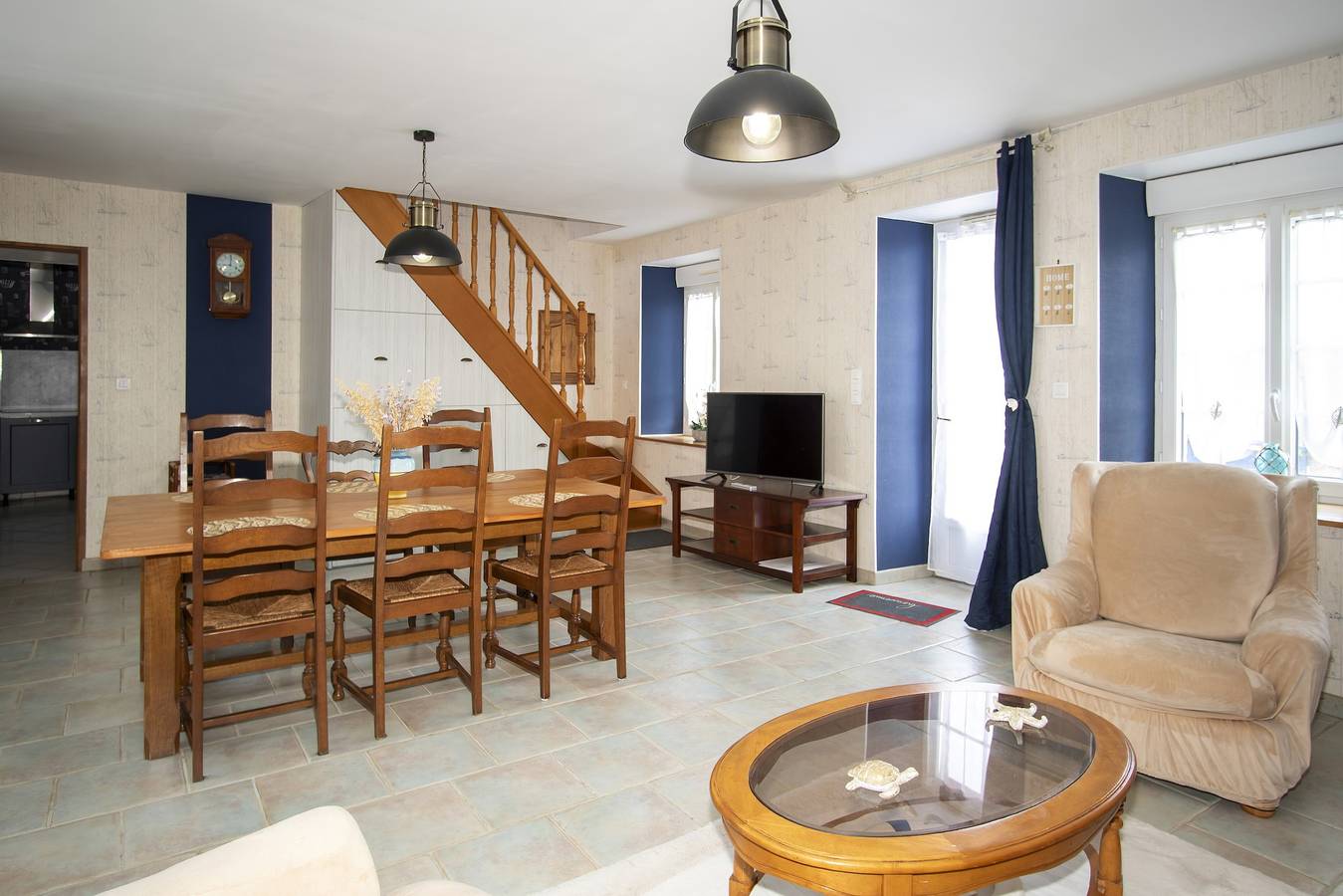 Holiday Home 'Maison En Bord De Mer' with Shared Terrace, Private Garden and Wi-Fi in Réville, Cherbourg region