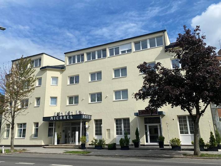 Hotel für 3 Personen, mit Garten - 1