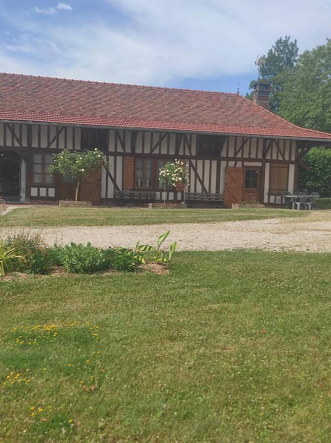 Location de vacances pour 4 personnes, avec Terrasse et Jardin dans Onjon