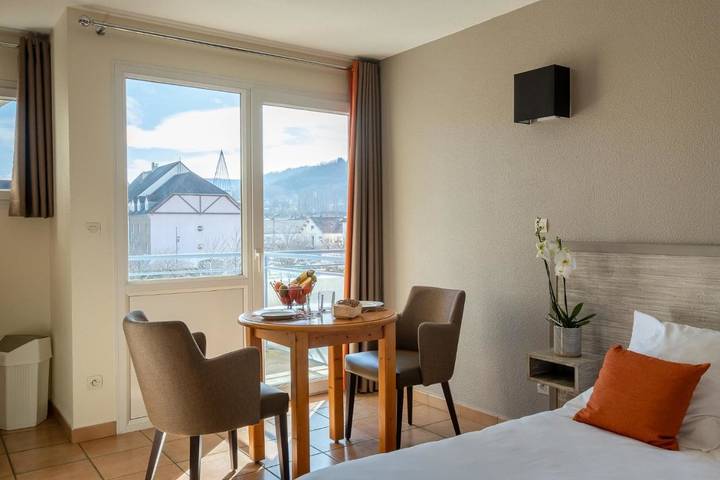 Location de vacances pour 2 personnes, avec balcon et vue à Lons-le-Saunier - 3