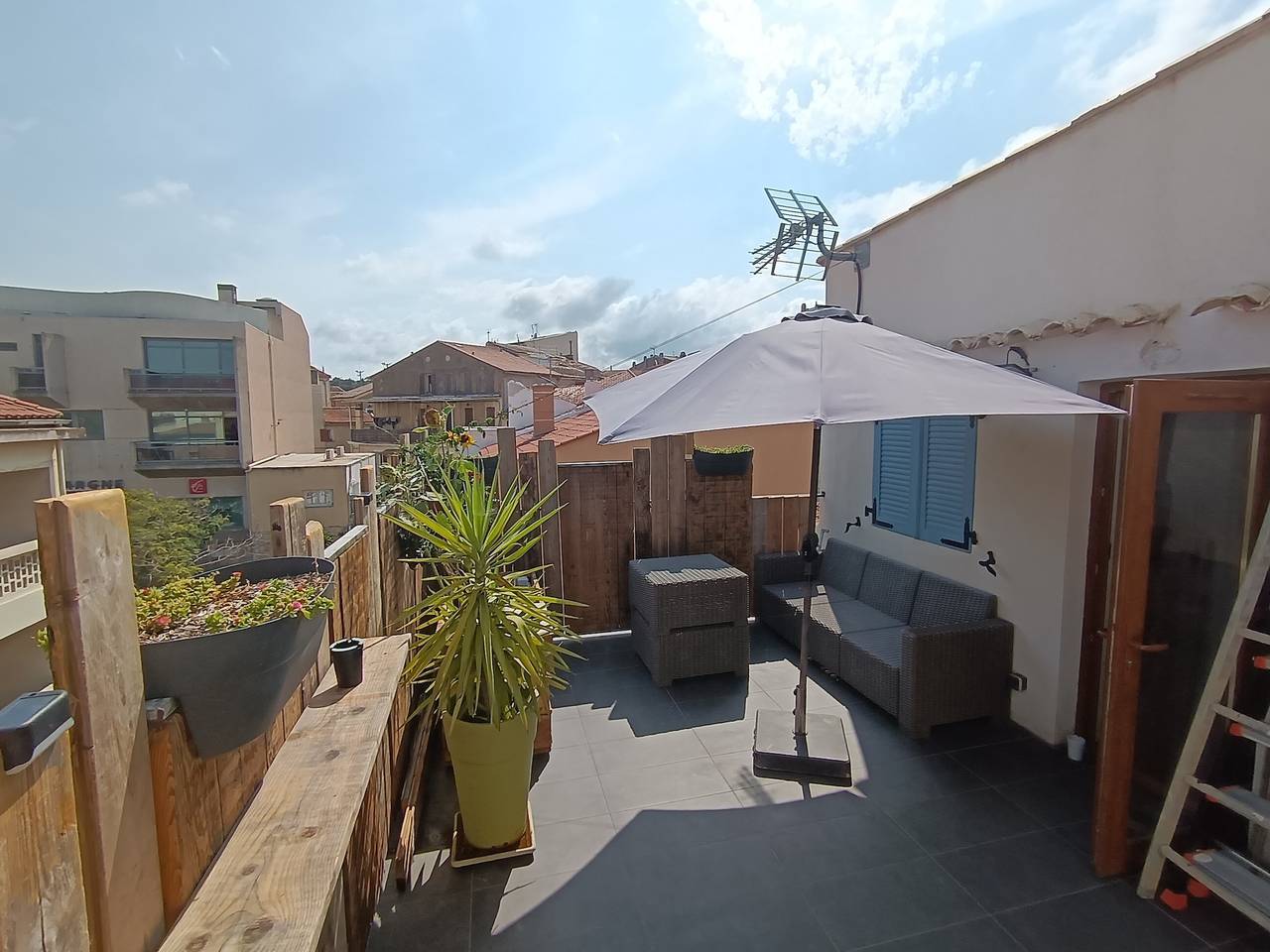 Appartement entier, Appartement 'Appartement Terrasse Sur Le Port' avec terrasse privée, balcon et Wi-Fi in La Seyne-sur-Mer, Côte méditerranéenne (France)