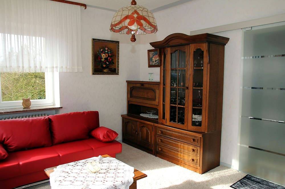 Ganze Wohnung, Gemütliche ruhige Ferienwohnung mit phantastischer Aussicht in Beckingen, Saar-Nahe-Bergland