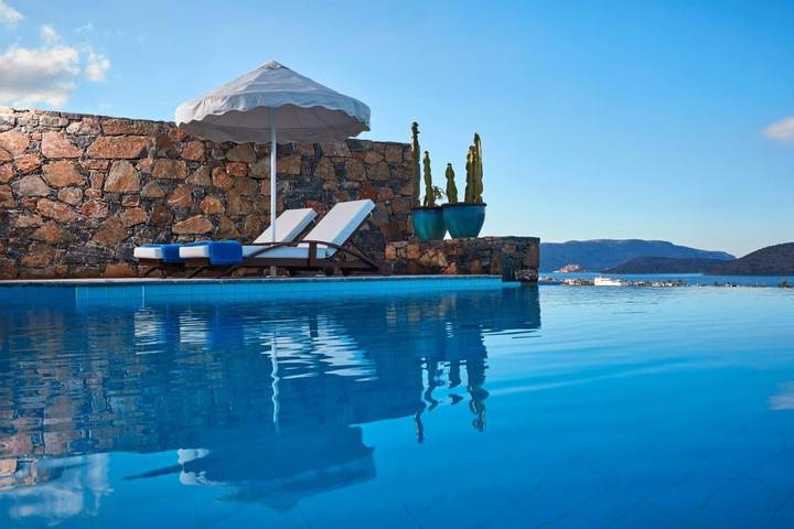 Hôtel pour 2 personnes, avec piscine ainsi que vue et jardin, animaux acceptés