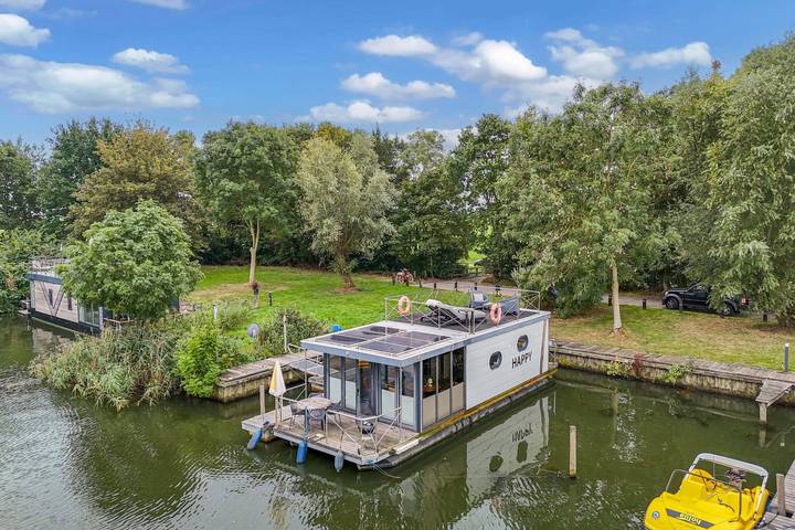 Boot für 4 Personen, mit Balkon und Terrasse sowie Garten