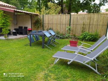 Gîte pour 4 personnes, avec terrasse et jardin à Benon