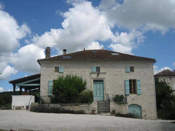 Location de vacances pour 2 personnes, avec jardin ainsi que vue et piscine à Saint-Maurin - 2