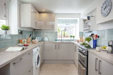 Holiday Home for 8 People in Brixham, Torbay, Photo 3