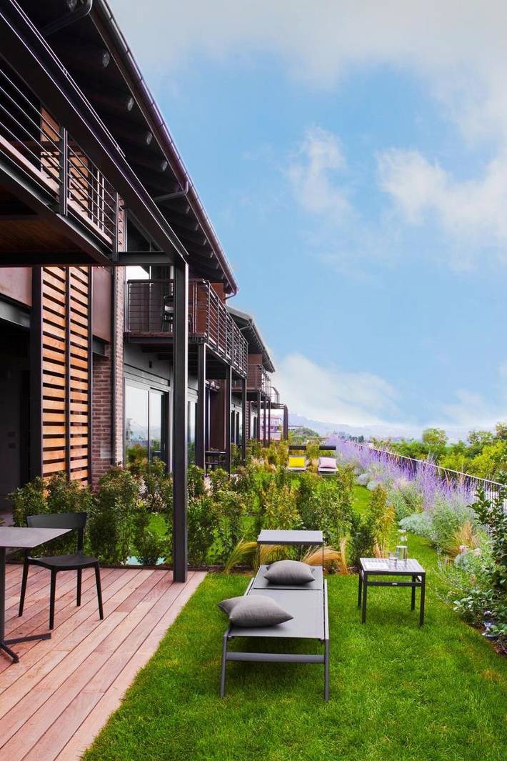 Hotel para 3 personas, con vistas y piscina además de sauna y jardín - 1