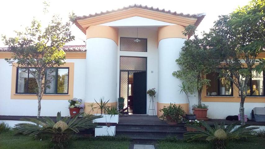 Apartamento para 8 personas, con jardín además de vistas y vistas al lago en Angra do Heroísmo