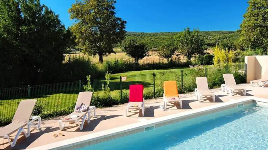 Ferienwohnung für 7 Personen, mit Garten, mit Haustier in Lacoste