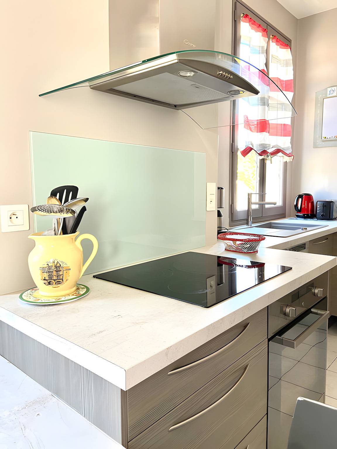 Apartamento entero, Apartamento 'La Tourelle Des Cordeliers' con Terraza Privada, Jardín Compartido y Wi-Fi in Loches, Loches region