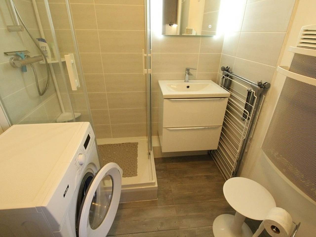 Appartement entier, T2 à Luchon avec Parking, Wifi et Animaux admis in Luchon-Superbagnères, Bagnères-de-Luchon