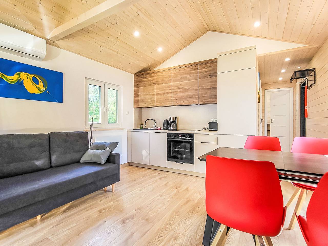 Gemütliche Wohnung mit Parkplatz und Terrasse in Strandnähe in Stuer, Plauer See