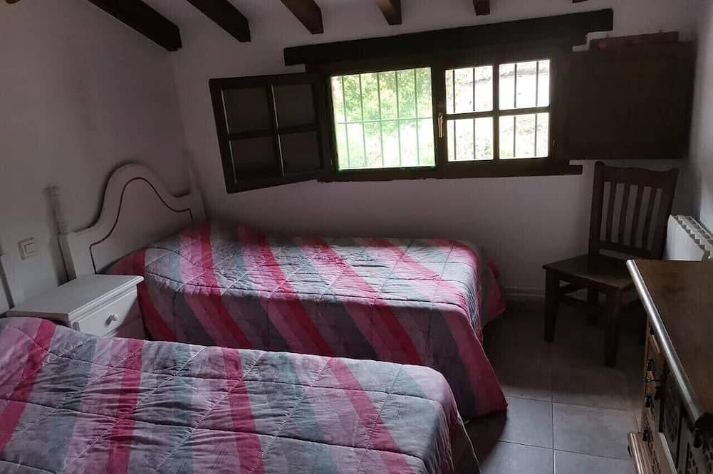 Casa Rural Erre Q Erre Naturaleza, calma y vistas in Alfoz de Lloredo, Cantabrian Coast