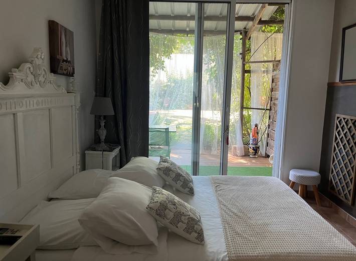 Chambre d’hôte pour 2 personnes, avec jardin ainsi que piscine et sauna en Camargue - 3