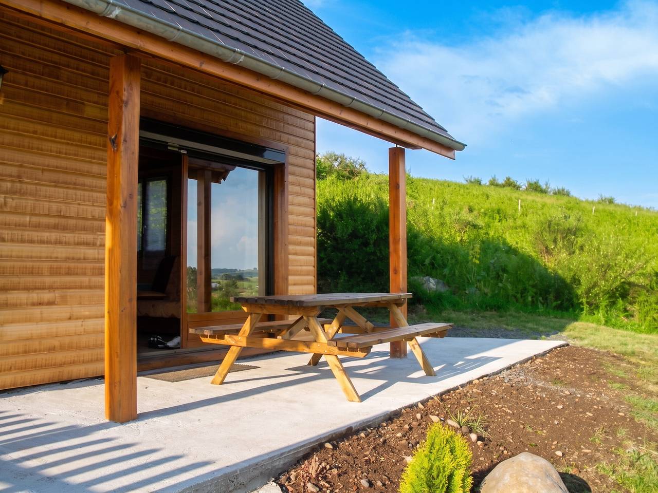 Charmantes Chalet in Saint-Gènes-Champespe mit eigenem Parkplatz in Saint-Genès-Champespe, Regionaler Naturpark Volcans d'Auvergne