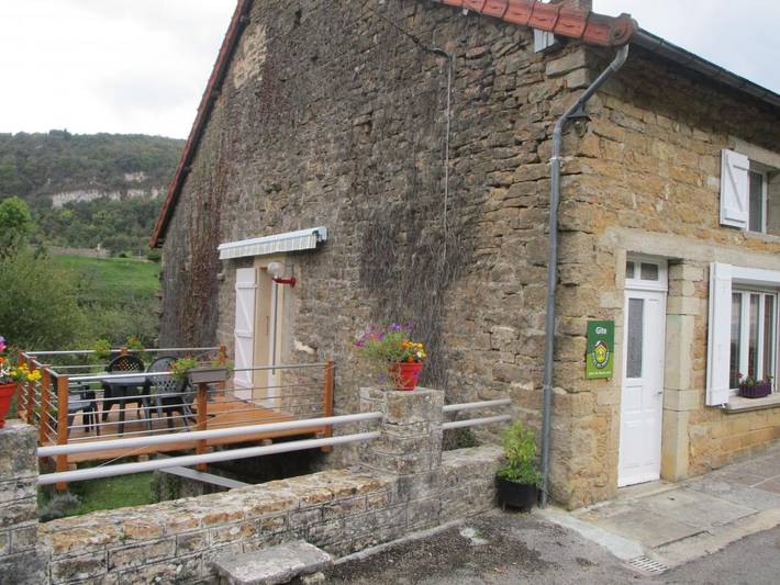 Gîte pour 7 personnes avec vue in Nevy-sur-Seille, Jura Francais