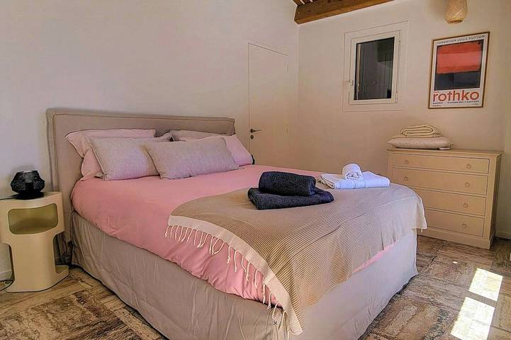 Location de vacances pour 11 personnes, avec piscine et jardin, animaux acceptés à Suzette - 2