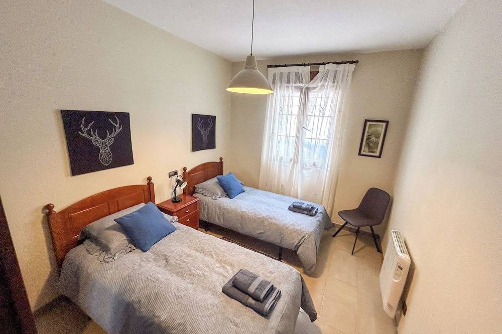 Entire apartment, Logbook - The fishermen's Lodge - .  Apartment with parking in Cudillero. in Cudillero, Costa Verde (Spain)
