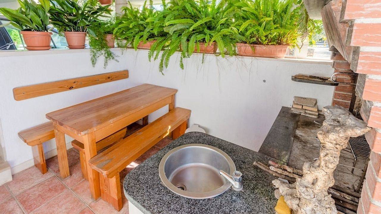 Ganze Ferienwohnung, Ferienwohnung für 6 Personen (65 m²) in Mirca in Mirca, Supetar