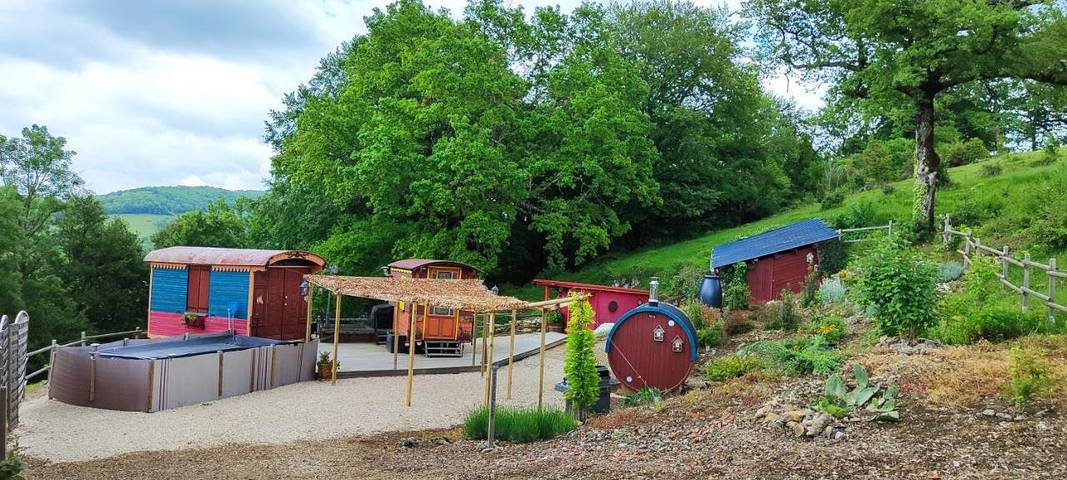 Tente pour 2 personnes, avec Terrasse et Jardin ainsi que Piscine et Sauna dans l' Ariège - 2