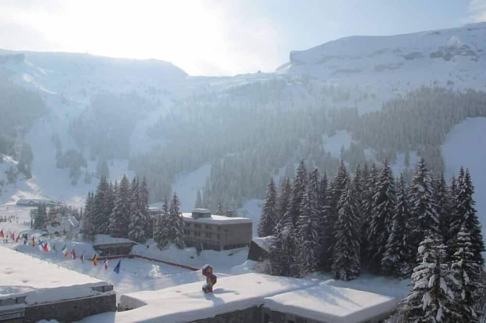 Appartement entier, Studio plein sud très ensoleillé de 26 m², pied des pistes, Vega à Flaine Forum in Flaine, Magland