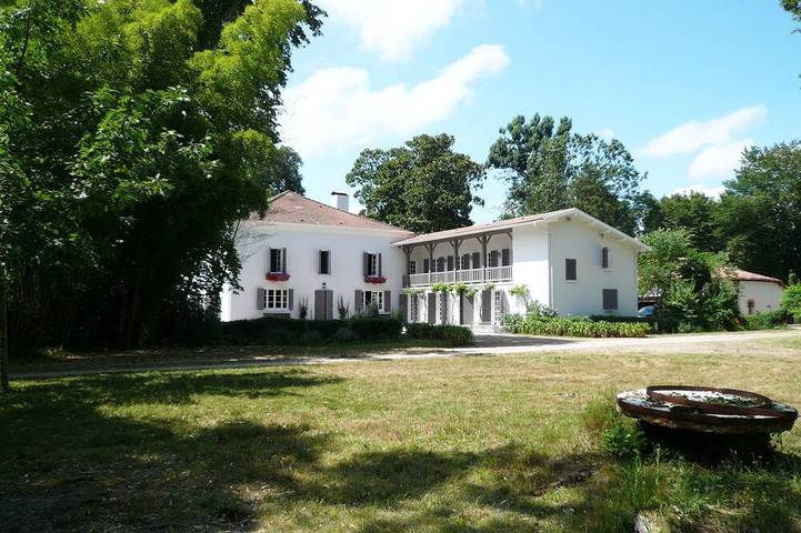 Maison de vacances pour 23 personnes, avec Balcon et Jardin dans Mont-de-Marsan