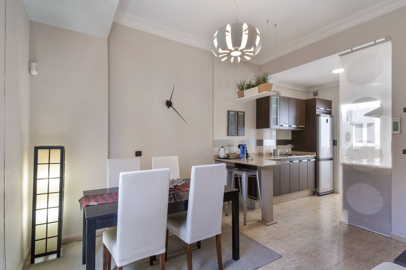 Entire apartment, Vacation 'Next To Las Canteras Beach Charming' with Wi-Fi in La Isleta, Las Palmas de Gran Canaria