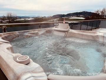 Ferienhaus für 8 Personen, mit Balkon und Whirlpool sowie Balkon/Terrasse, mit Haustier in Waldkirchen