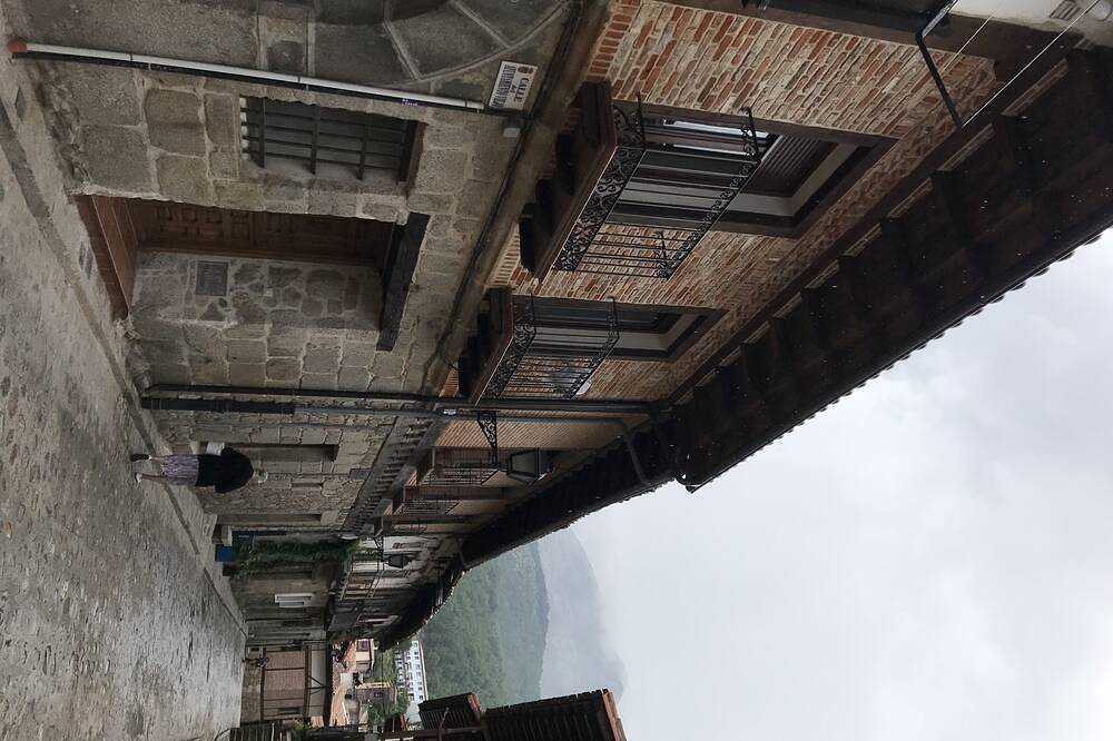 Preciosa casa de pueblo en la Sierra de Gredos in Cuevas del Valle, Valle del Tiétar