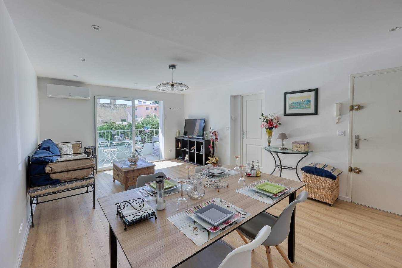 Appartement entier, Cap Sanary - Appt climatisé, 200 m de la plage in Six-Fours-les-Plages, Côte méditerranéenne (France)