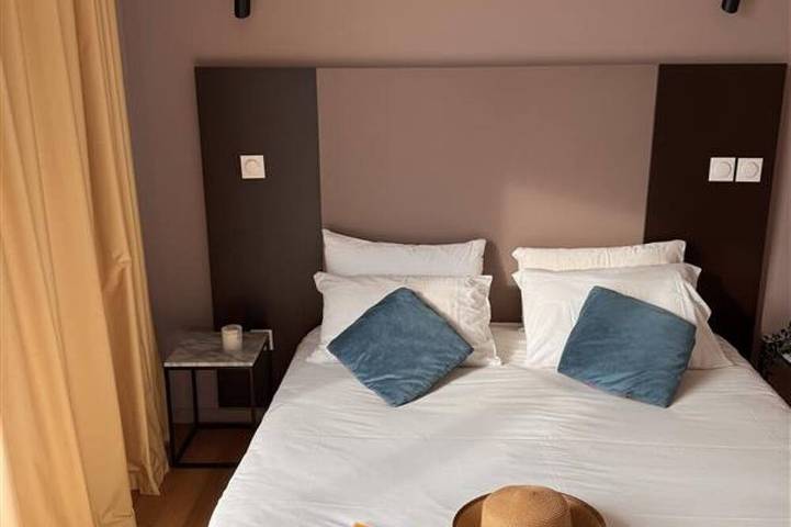 Entire apartment, Studio Confortable avec kitchenette in Châtel-Guyon, Volcans d'Auvergne Regional Nature Park