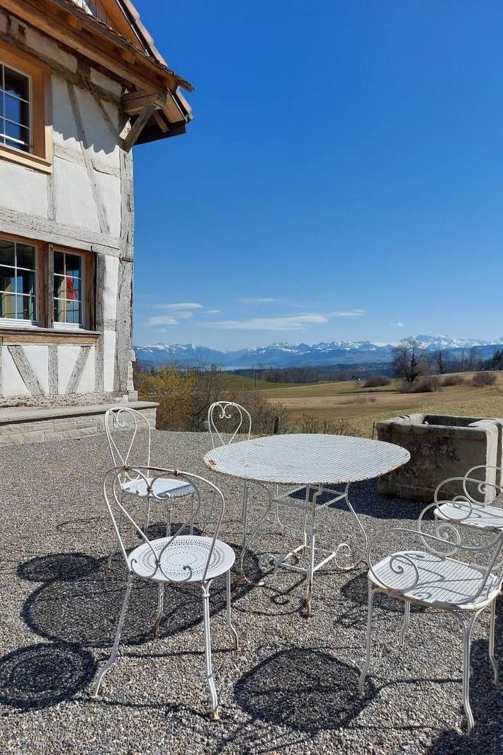 Historisches Riegel-Doppelbauernhaus in Langnau am Albis, Cantón de Zúrich