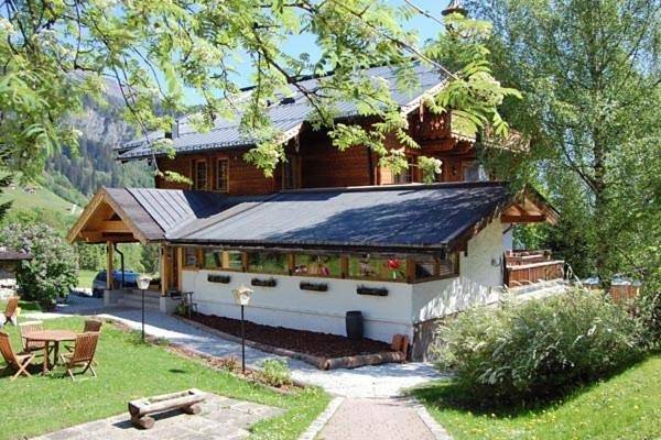 Landgasthof Kirchenwirt in Krimml Waterfalls, Krimml