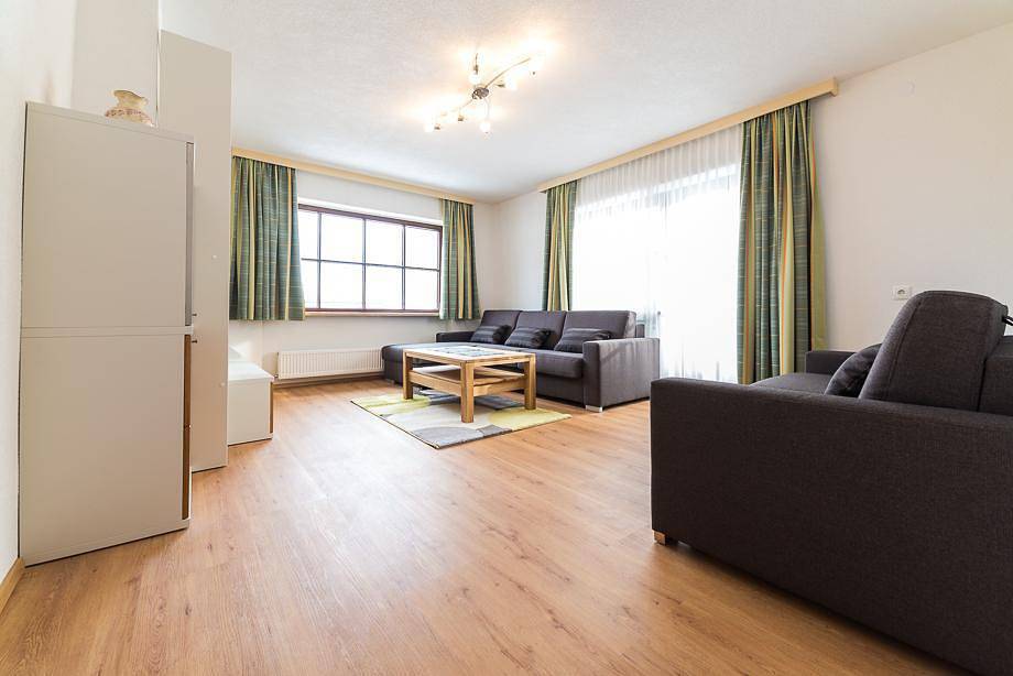 Ganze Ferienwohnung, Appartement 1. Stock in Tuxer Alpen, Strass im Zillertal