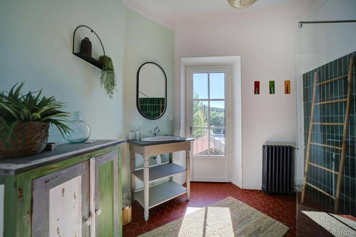 Location de vacances pour 8 personnes, avec vue et jardin, animaux acceptés à Estoublon - 2