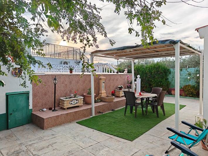 Location de vacances pour 4 personnes, avec jacuzzi et jardin ainsi que piscine et sauna à Llíria - 2